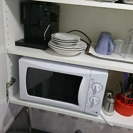 4 Seasons - Under Forest Park, Free Parking *